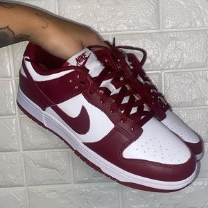 Dunk Low Gym Team Red 9.5 in Men
